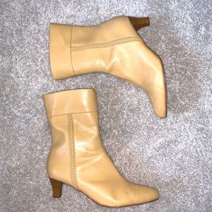 Classique Women’s booties size 11M